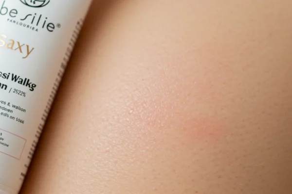 Sensitive Skin Waxing: 52% React in 2026